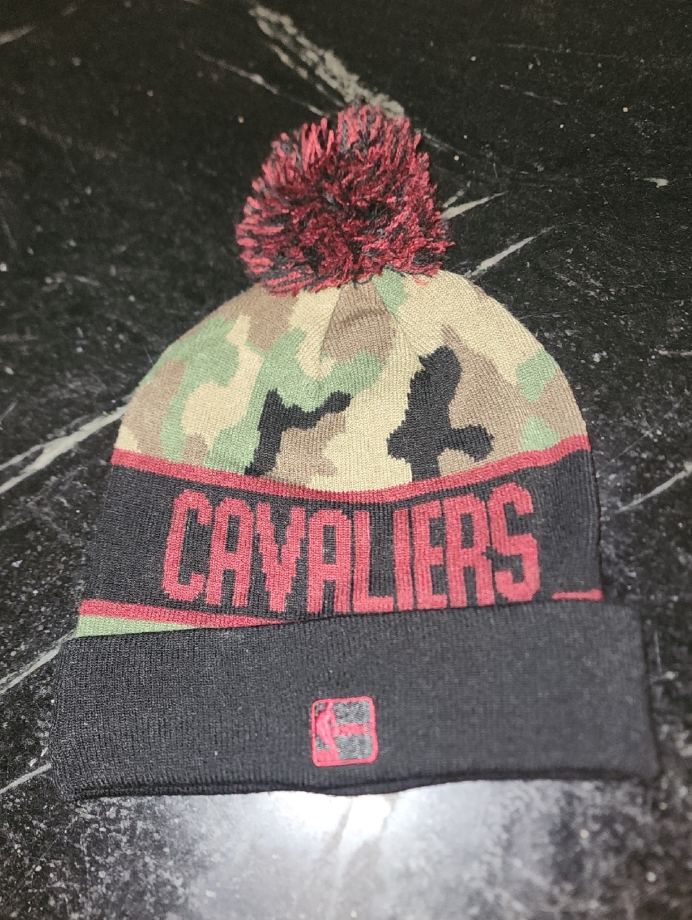 NBA Cleveland Cavaliers Pom Pom Beanie Black Red Camo Patches - Picture 1 of 6
